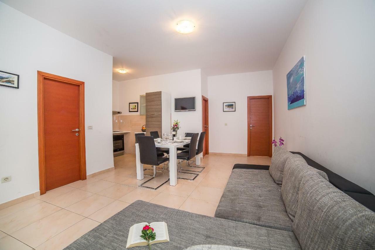 Apartments Mario Migros Makarska Exterior foto